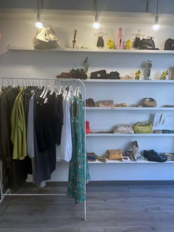 chi è maitè negozio boutique a milano zona city life - Interno abiti